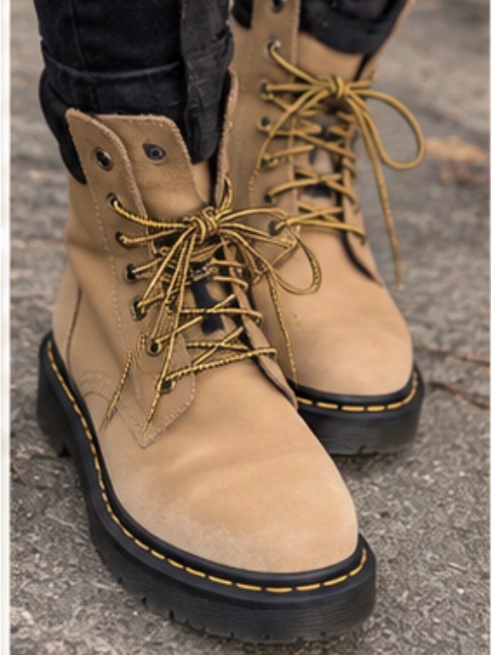 Dr. Martens 939 suede tan